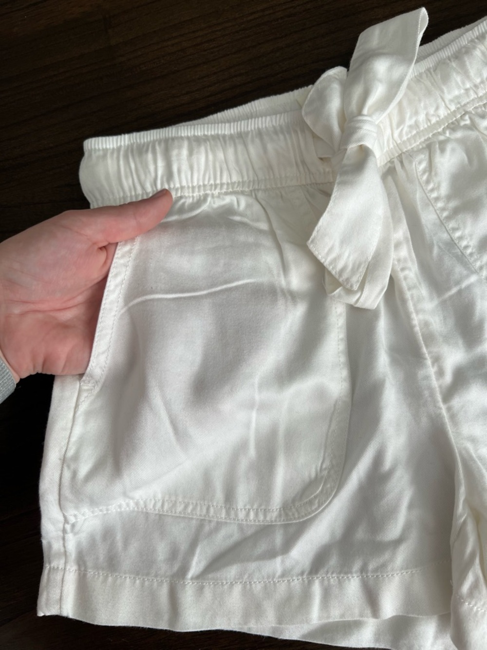 NWOT C&C California White Elastic-Waist Shorts - S - Picture 2 of 7